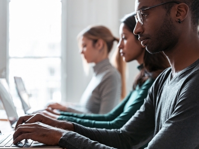Corte de empregos formais desacelera em junho, mas é recorde no semestre