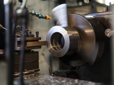 Indústria cresce pelo 3º mês seguido e se aproxima do nível pré-pandemia, aponta CNI