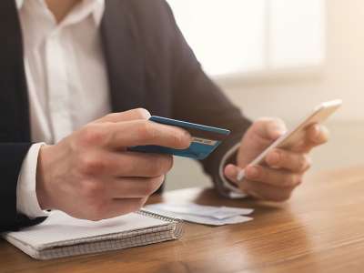“Queremos trocar o cruel pelo feioso”, diz Guedes sobre imposto sobre transações