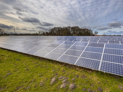 Energia de usinas solares supera termelétricas à carvão no Brasil