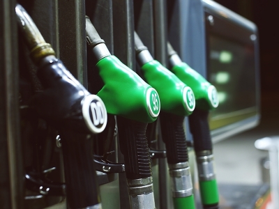 Defasagem dos combustíveis ainda não é grande, mas pode acumular, diz especialista