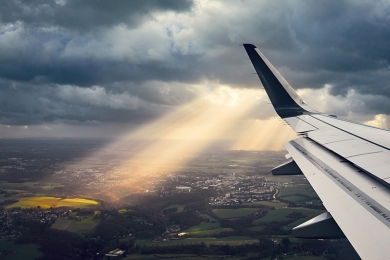 Cientistas europeus criam combustível carbono neutro para aviões