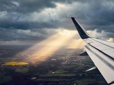 Cientistas europeus criam combustível carbono neutro para aviões