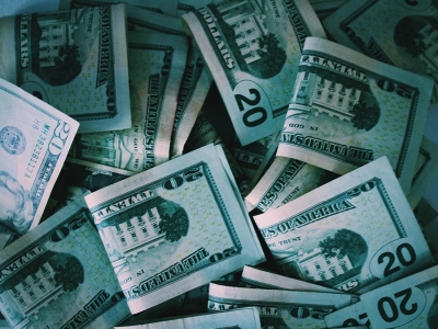 Fertilizantes e combustíveis levam governo a reduzir projeção de saldo comercial