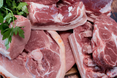 Produtores de carnes de frango e porco projetam recordes em 2024